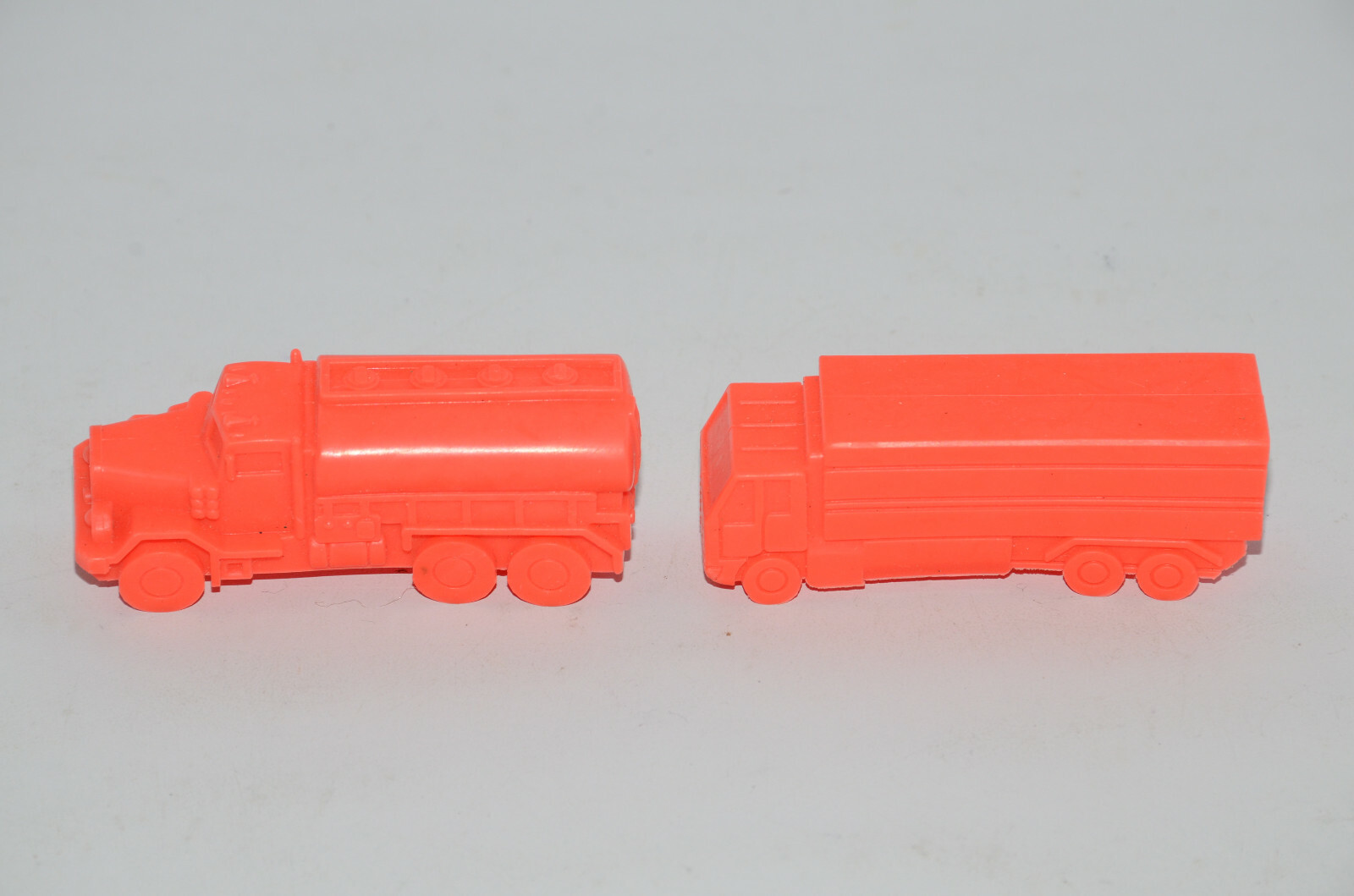 ULTRAMAN CLASH & THRASH CITY #5052 BANDAI 1991 - 2x pezzi di camion