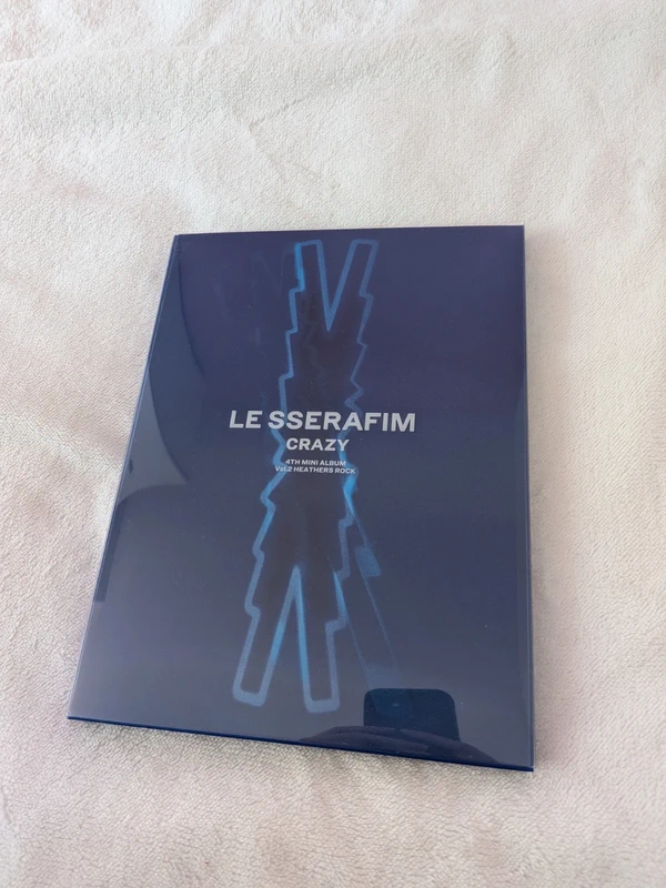 Album Le Sserafim Crazy