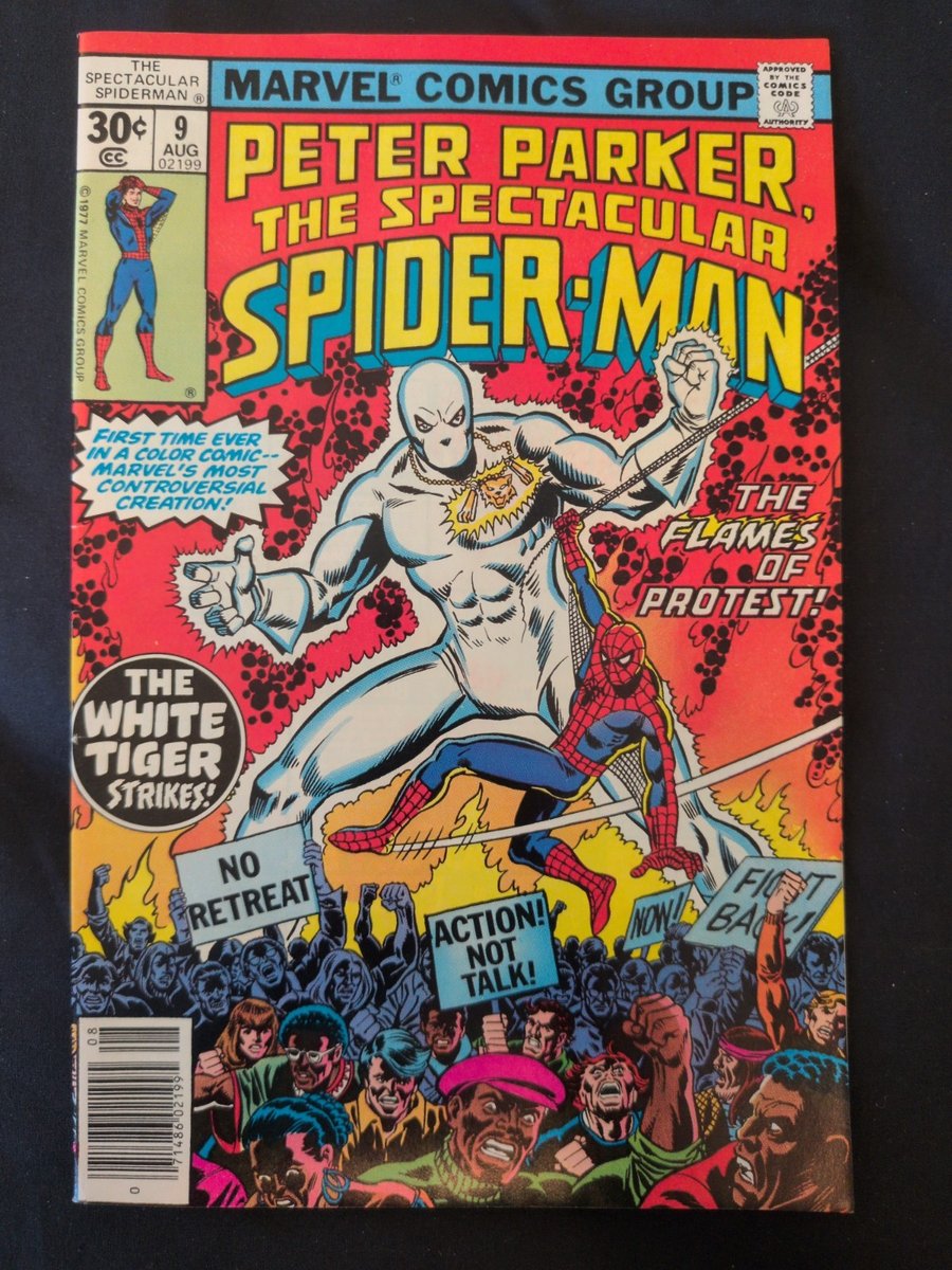 Peter Parker, The Spectacular Spider-Man #9 Edicola (1977) VF+/NM White Tiger