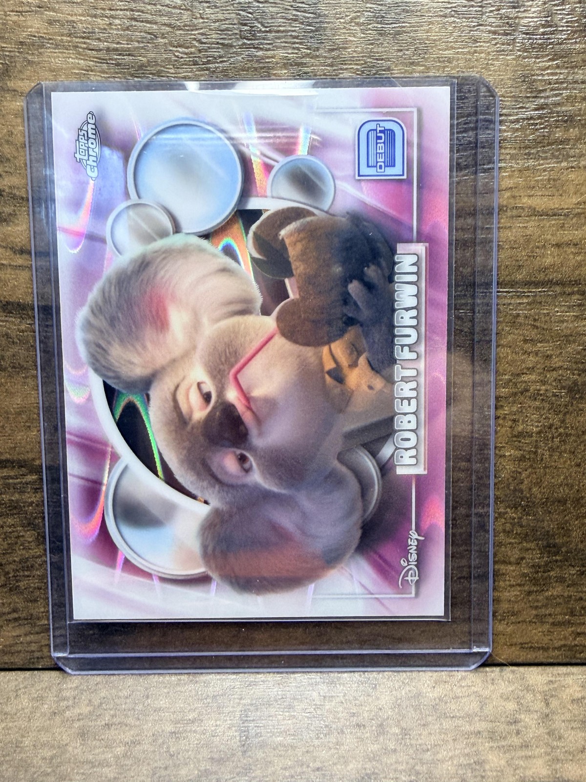 Disney Topps Chrome Robert Furwin 73 Trading Card Ologramma Debutto 2025 Non Sport