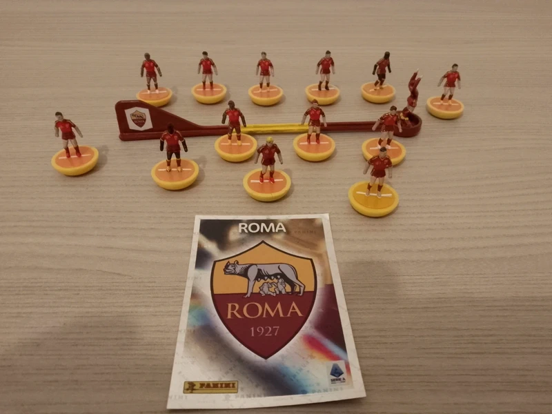 Squadra Subbuteo dipinta a mano colori Roma Calcio
