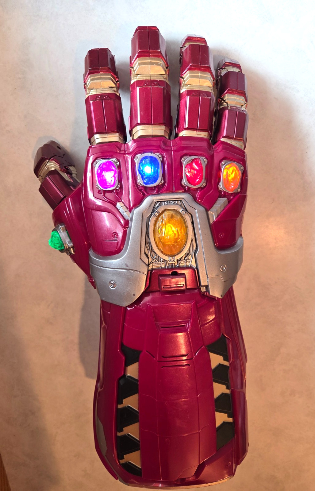 Red Marvel Legends Power Gauntlet Avengers Infinity Luci Elettroniche Suono