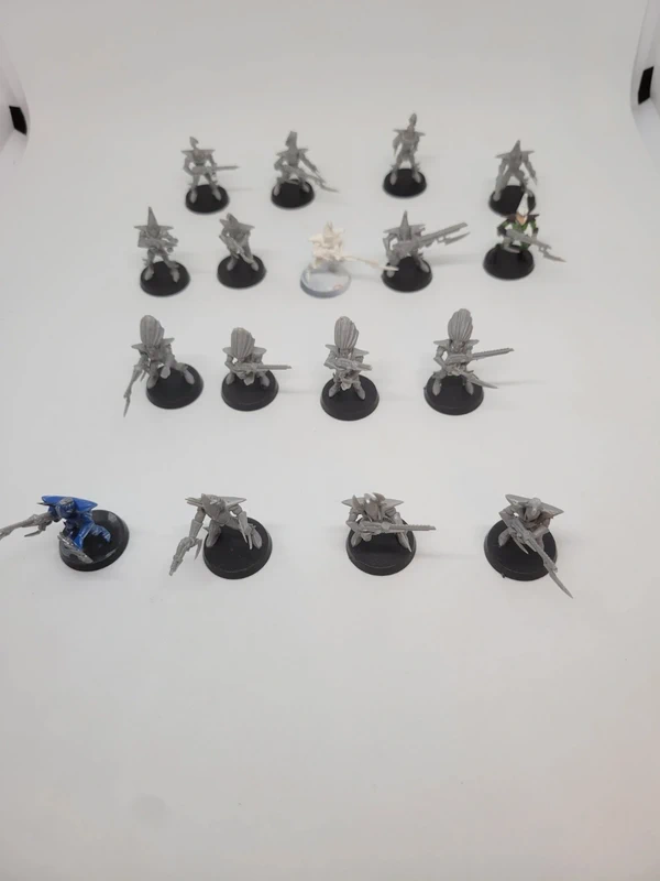 Lot 17 Figurines Warhammer 40k - Aeldari (Eldars) & Drukhari