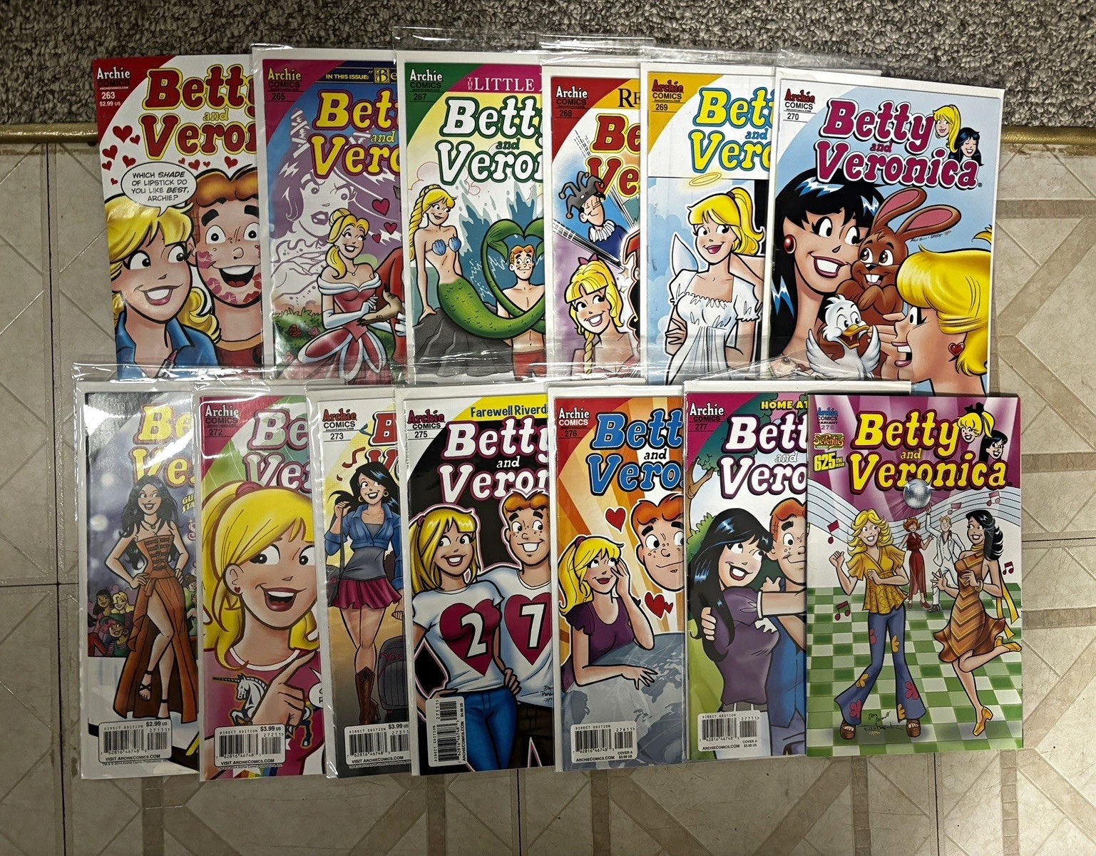 Betty & Veronica Archie Comics - Lot of 13