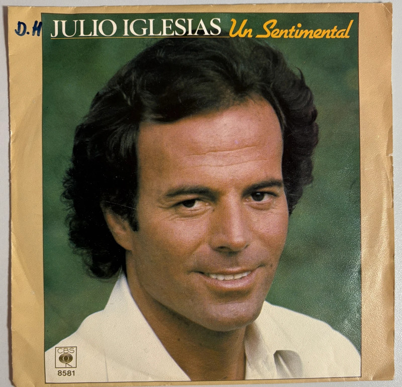 Julio Iglesias  Un Sentimental  Hey