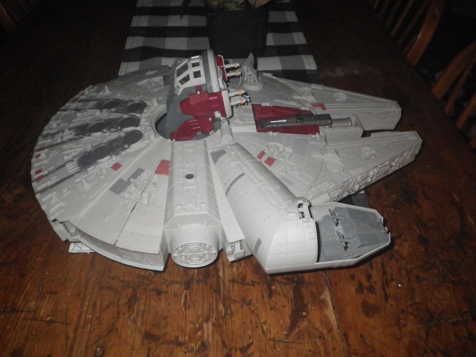 Modellino giocattolo vintage Star Wars di Millennium Falcon - grande (pezzi mancanti)