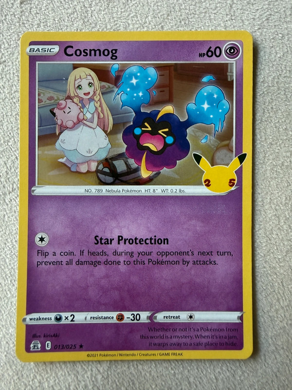 Celebrations holo pokemonkaart cosmog 013/025