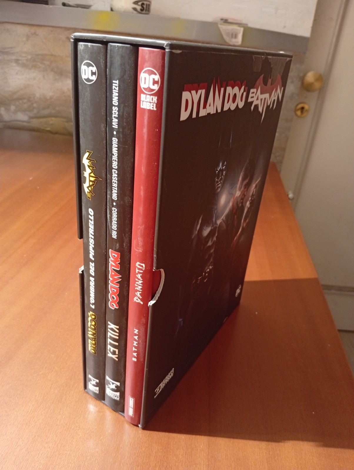 Sergio Bonelli Editore Dylan Dog cofanetto cartonato Batman 
