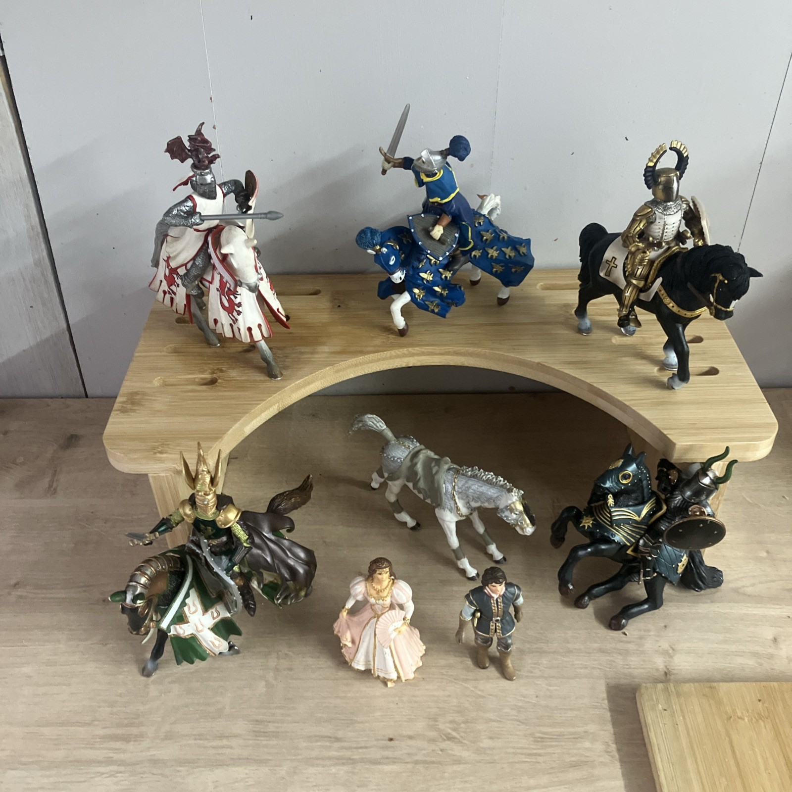 PAPO & SCHLEICH KNIGHTS HORSES & medieval figures bundle please read desc