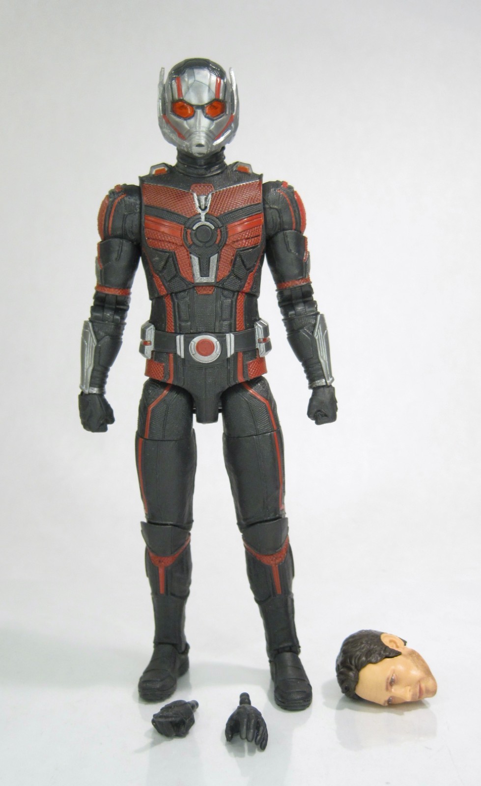 Hasbro 2023 Marvel Legends Quantumania Ant-Man 6" personaggio sciolto completo