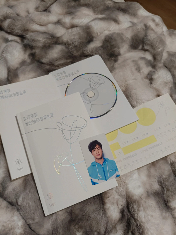 BTS Love Yourself: Her version V + freebies