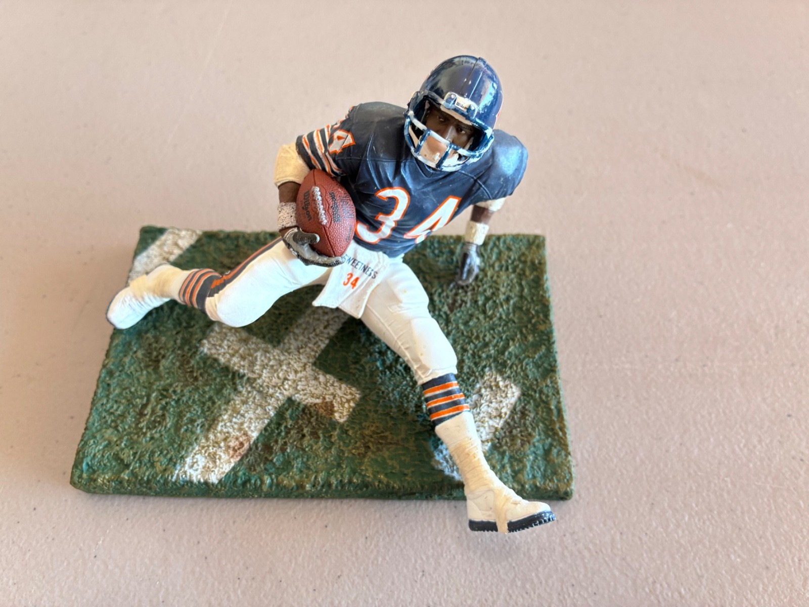 McFarlane Football Figures - Chicago Bears HOFer Walter Payton 2006 Legends