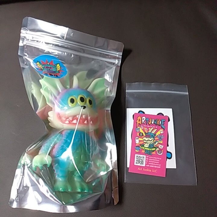 Art Junkie Hangyoneko GID Sofubi Galleria della Lotteria Hakaba Figura Limitata 65255
