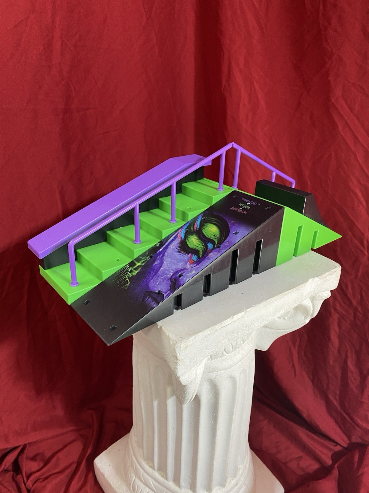 Tech Deck Playset Rampa in Plastica con Guide e Pannello Grafico Verde Viola Nero