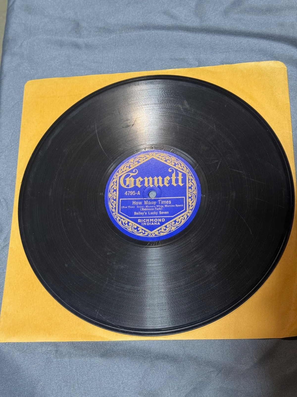 GENNETT Record 78 rpm 4795 Baileys Lucky Seven HOW MANY TIMES / WIMMIN