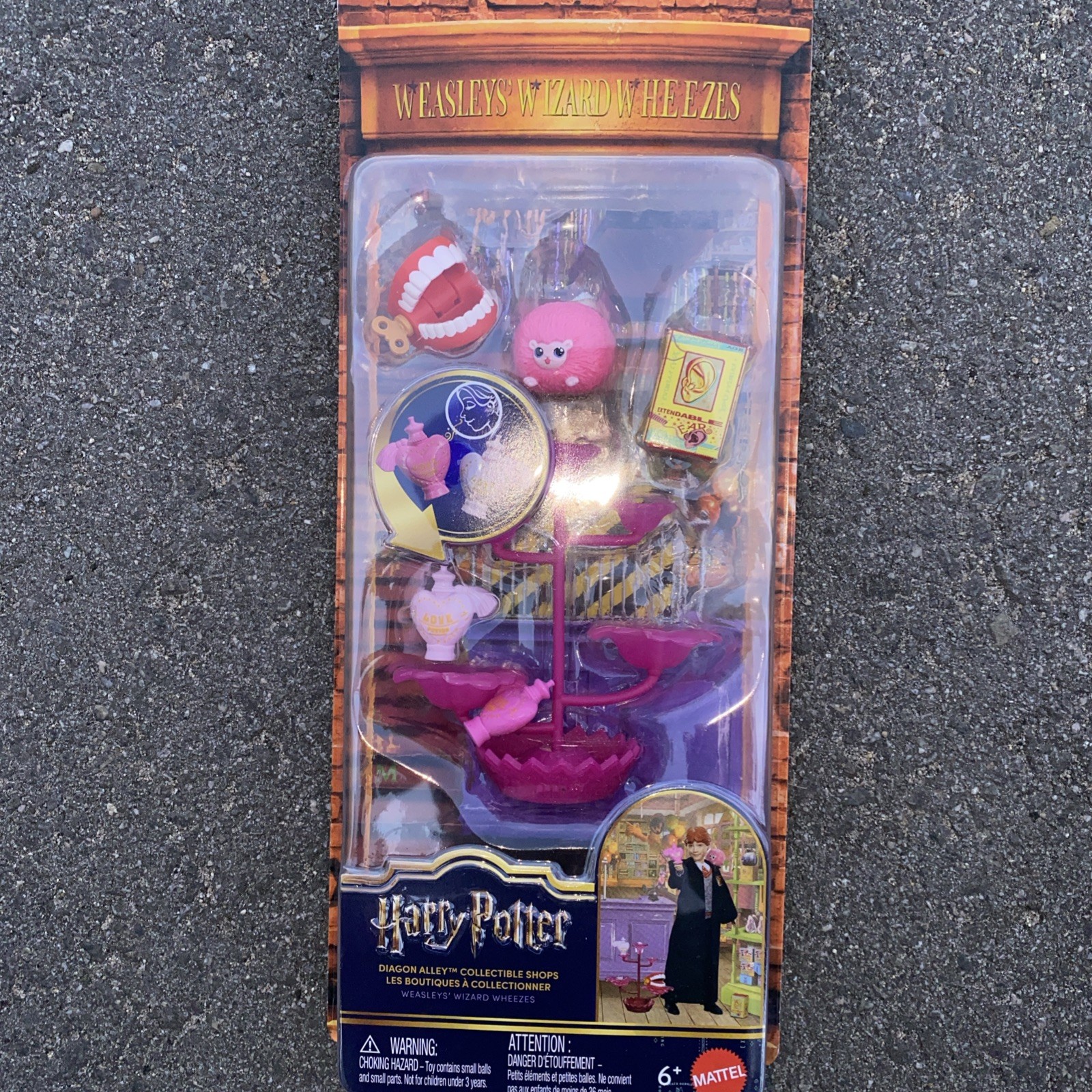 Harry Potter Diagon Alley Collectible Shops Weasleys Wizard  Wheezes Doll Acces