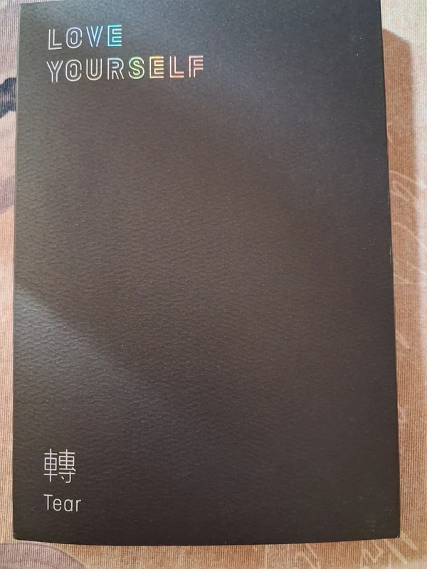 BTS  album Love Yourself Tear versión R