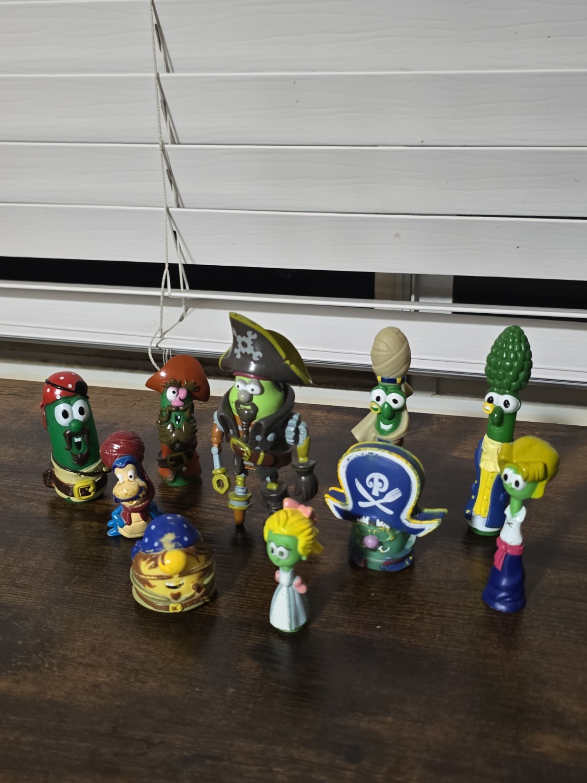 10 personaggi giocattolo VeggieTales Pirati che non fanno nulla e Jonah