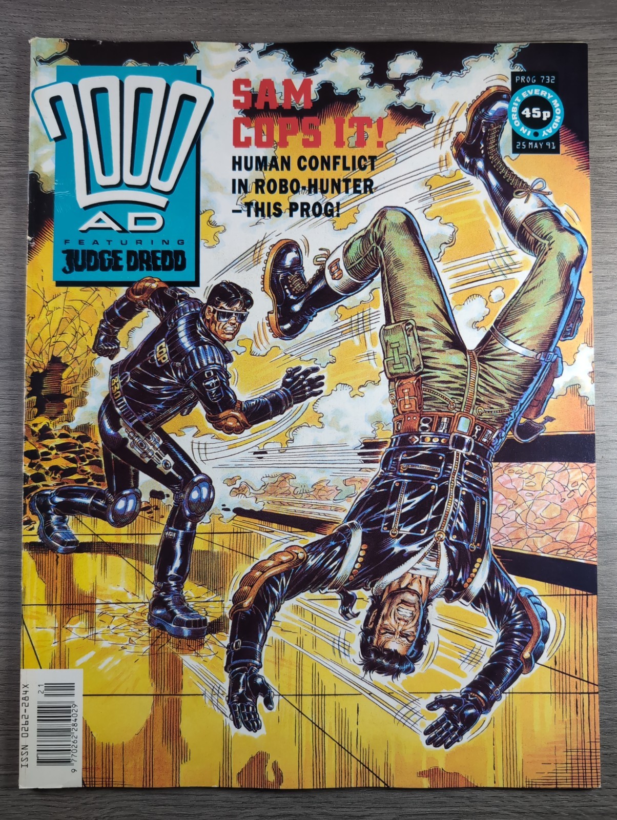 2000AD Prog 732 Featuring Judge Dredd Comic 25th May 1991 Vintage Retro Comic