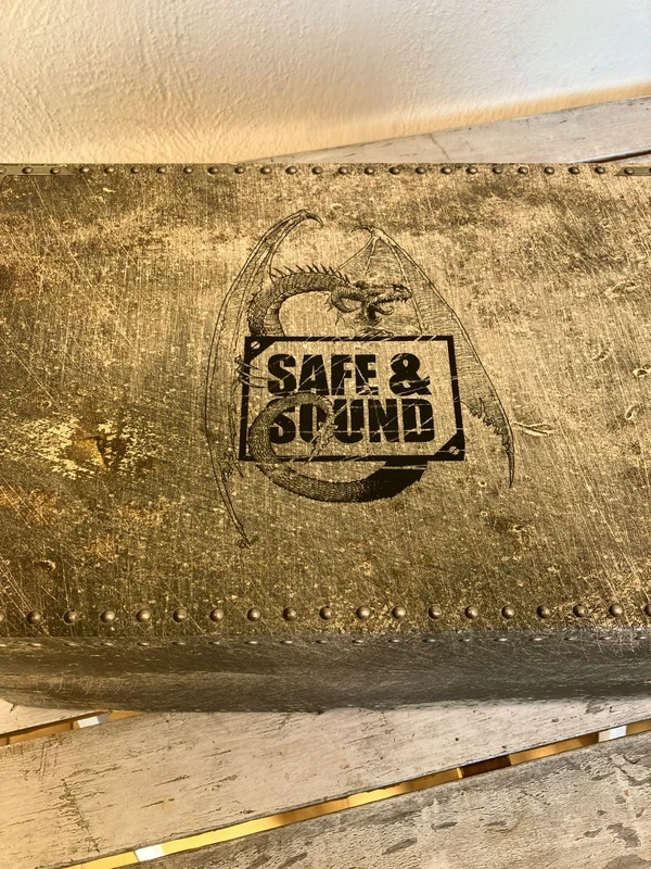 Safe & Sound Mega Box porta miniature con 4 livelli in spugna