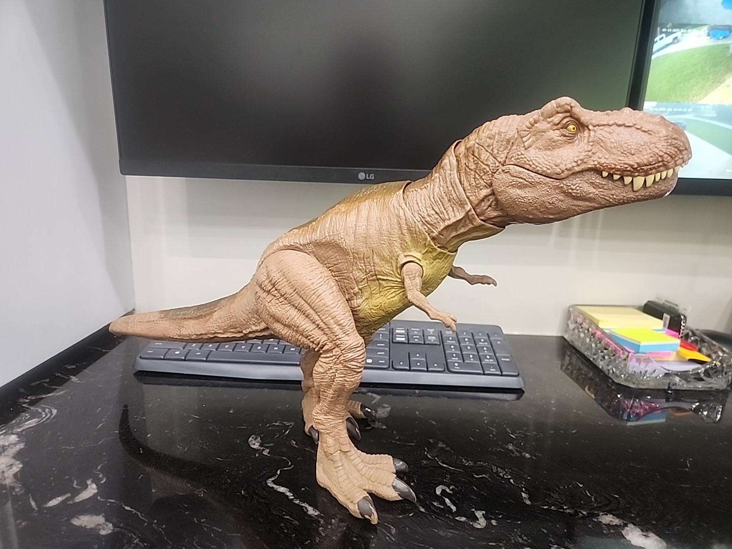 Mattel Jurassic World Thrash 'N Devour T-Rex Dinosauro Figura 2020 GJT60 Funzionante