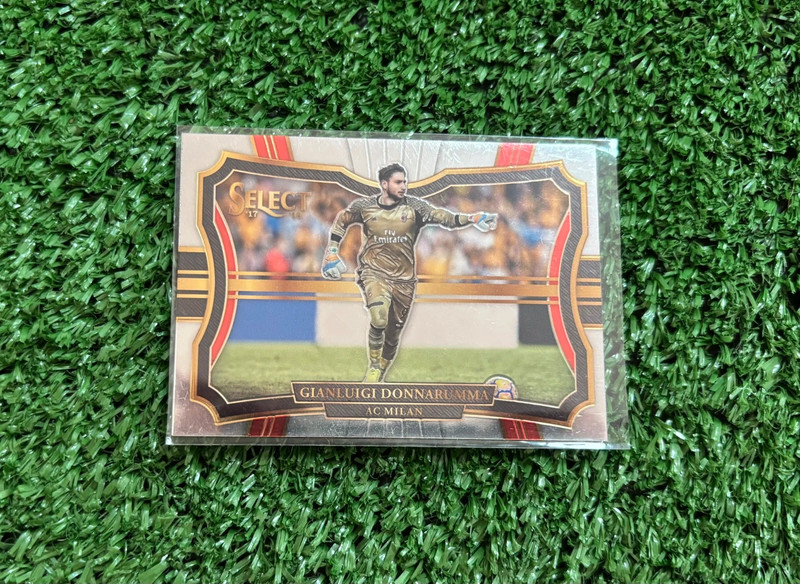 Gianluigi Donnarumma Field Level Panini Select 2017/18