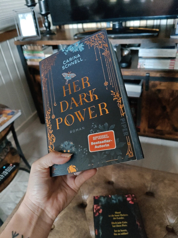 Her Dark Power - ungelesen und Mängelfrei
