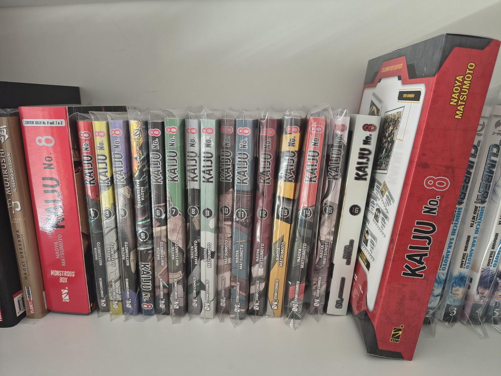  Kaiju No. 8 da 1 a 16 con Celebration Edition e montrous box Naoya Matsumoto