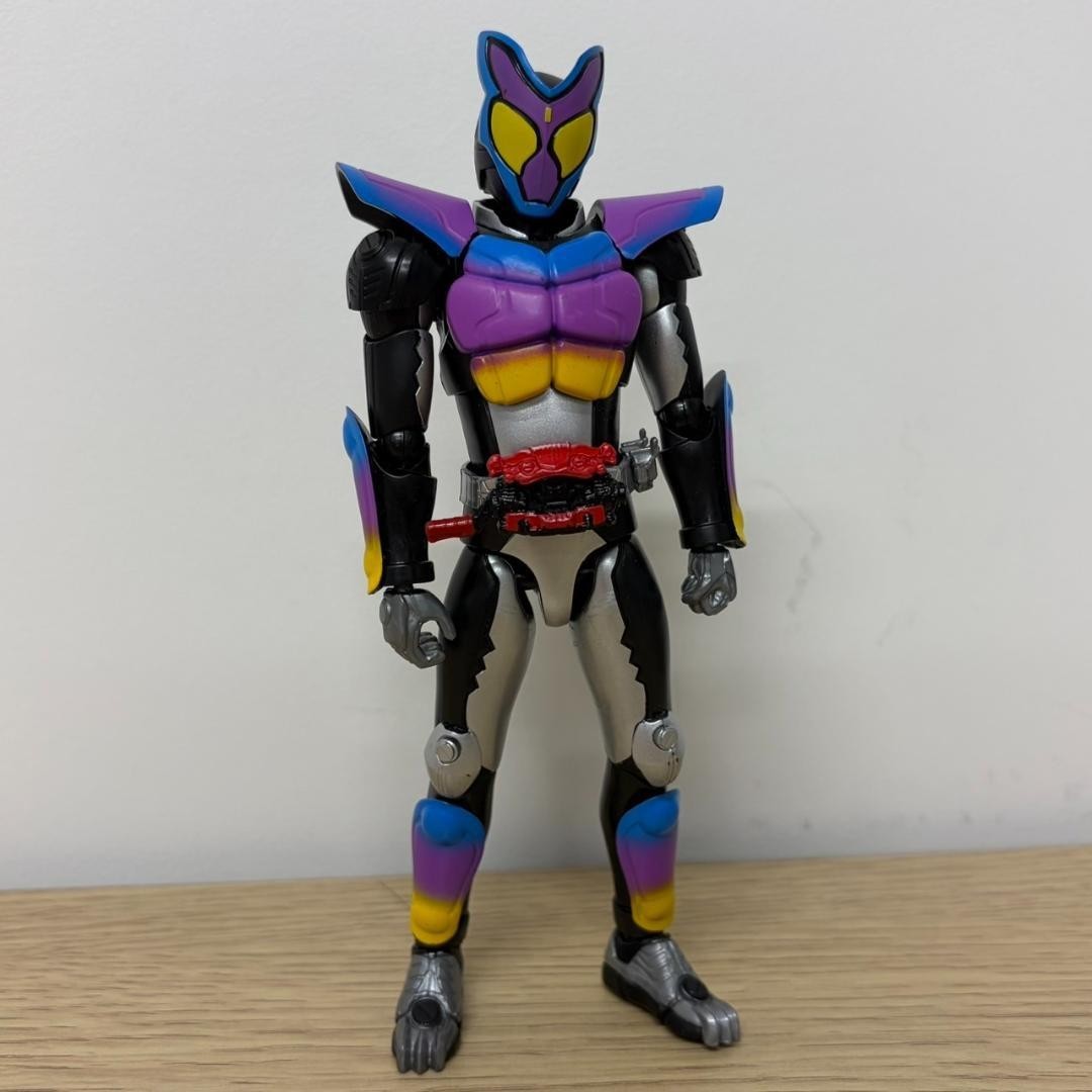 Modellino Bandai Kamen Rider Gavv S.H.Figuarts Popping Gummy Form dal Giappone
