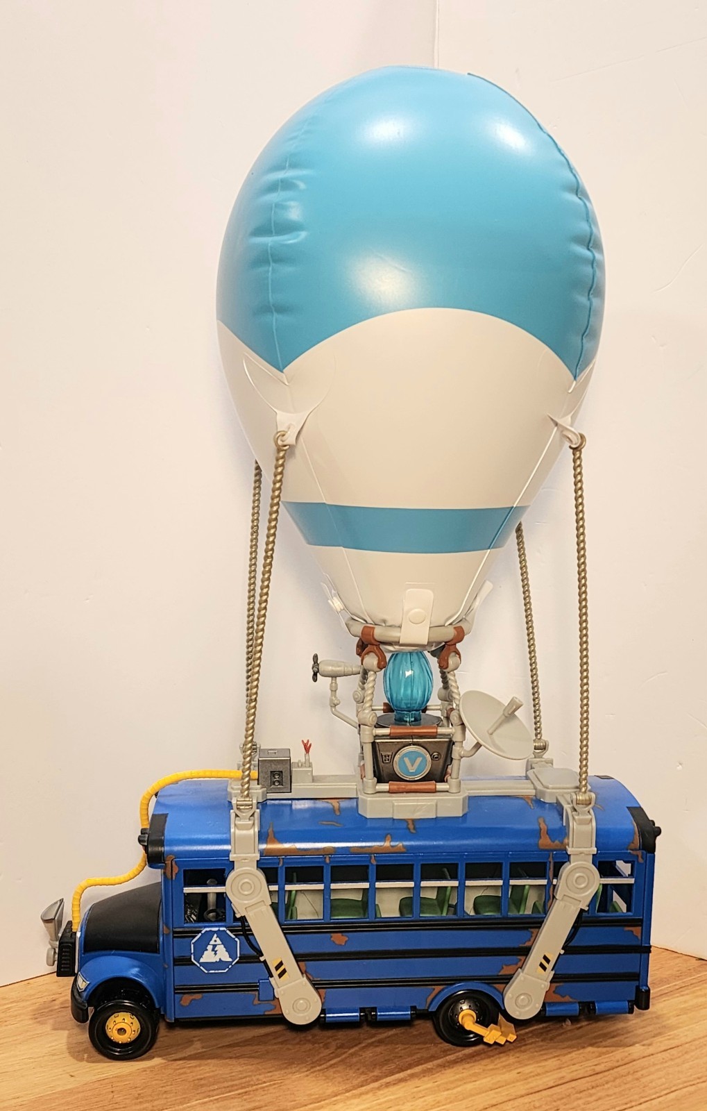 FORTNITE 14" Battle Bus Gamer Toy Deluxe Jazwares Balloon, Lights & Sounds