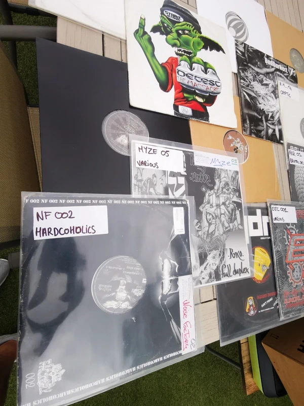 Lot 13 vinyles hardcore musique électronique pour mix vinyle