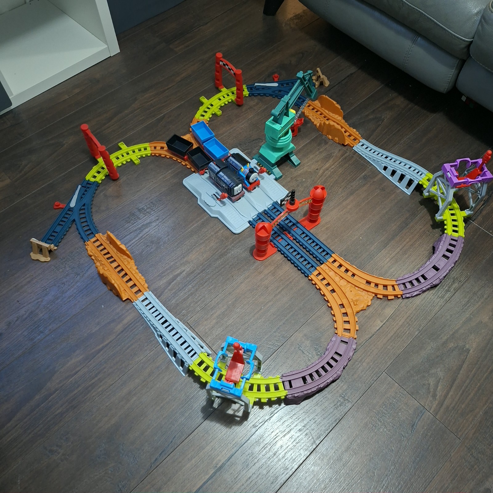 Thomas & Friends Thomas & Diesel Raceway HRB02 Motorised Train Track Set