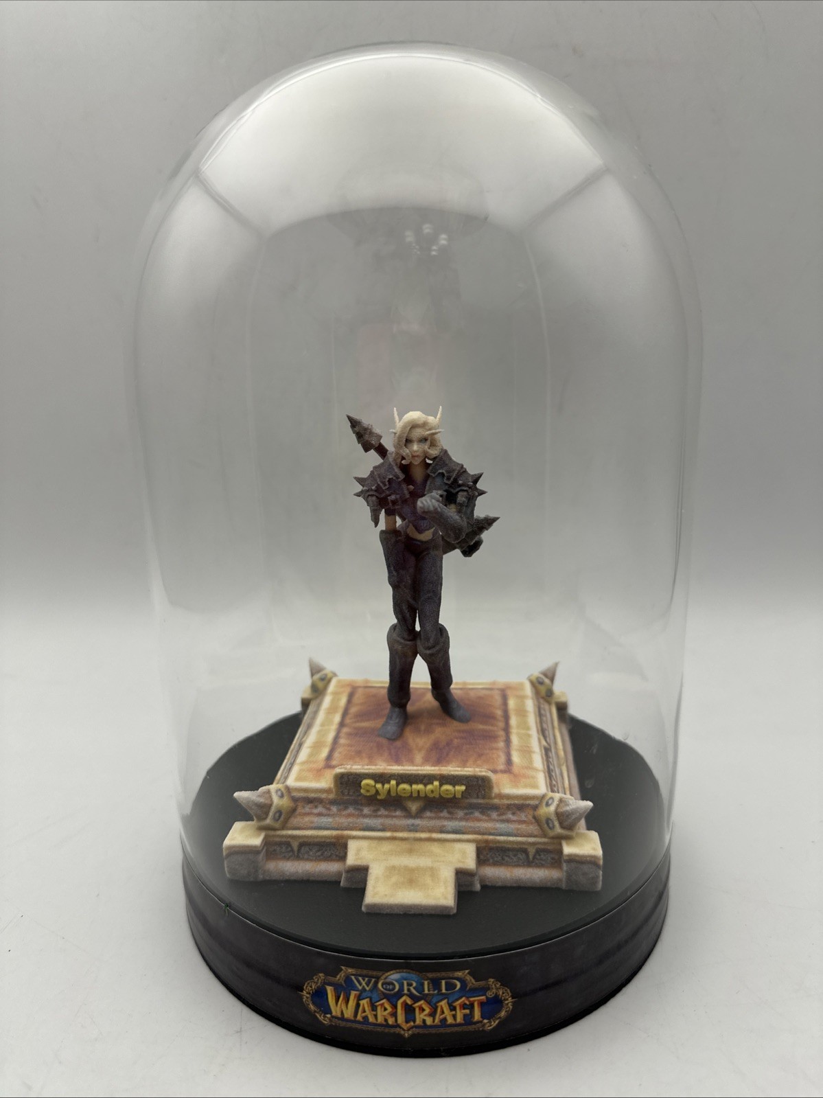 World of Warcraft Action Figure Glass Dome 3D Display Sylender RARE