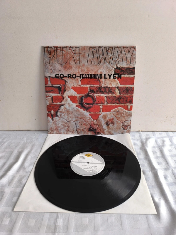 CO.RO. Featuring Lyen – Run Away. 1995