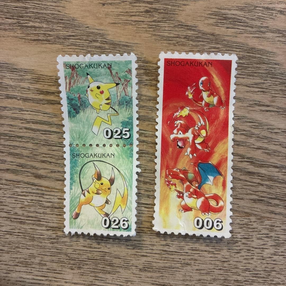 Adesivi stile timbro Pokemon Pikachu Charizard usati