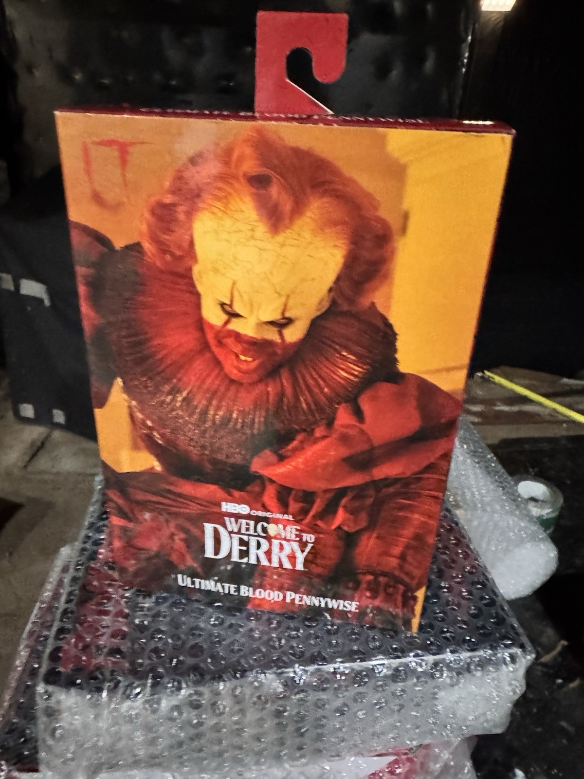Neca-Welcome To Derry Ultimate Blood Pennywise