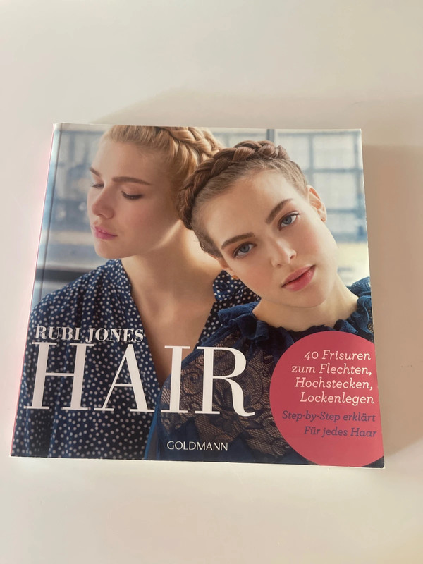 Rubi Jones Hair Frisuren zum flechten Hochstecken Lockenlegen