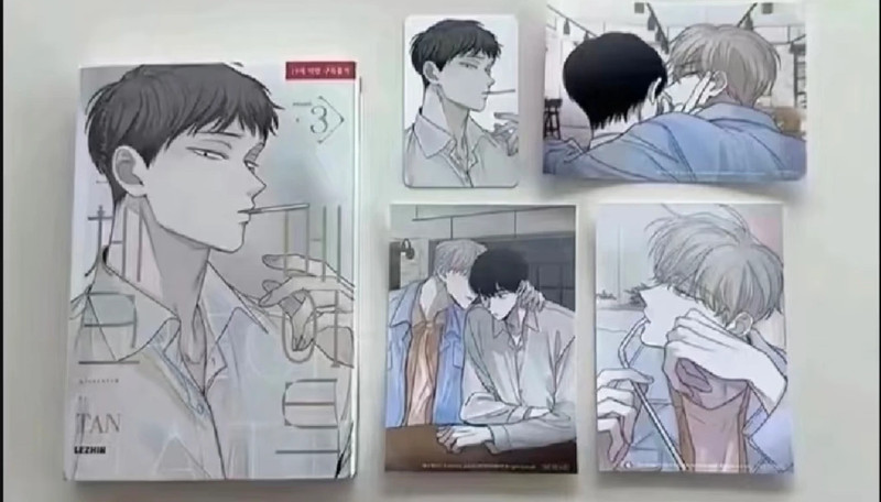 Checkmate manga 3 with merch