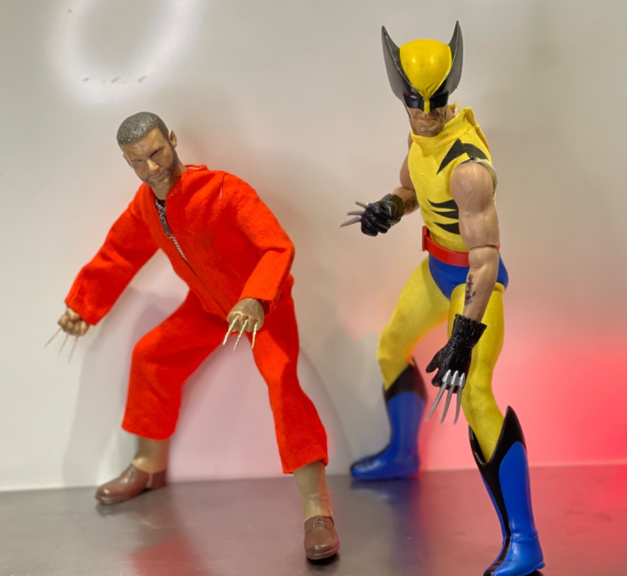 Lotto 2 figurine Kitbash 12" personalizzate 1:6, tuta gialla Wolverine e prigione Sabretooth