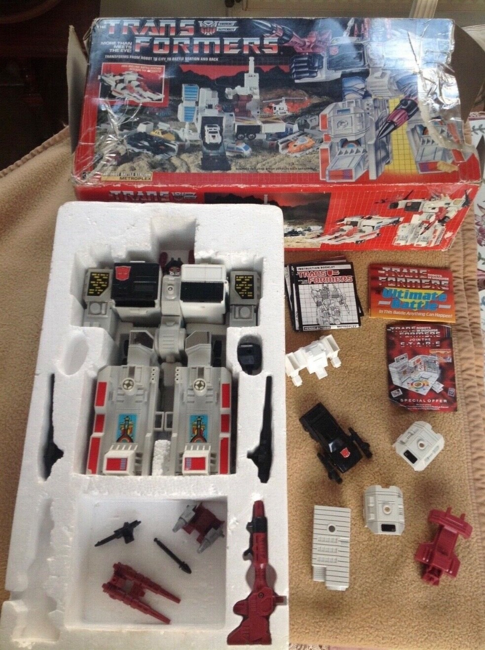 Vintage 1985 Transformers Autobot Battle Station Metroplex - Boxed 