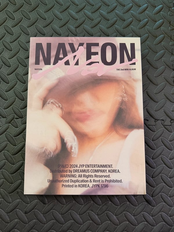 Álbum Nayeon
