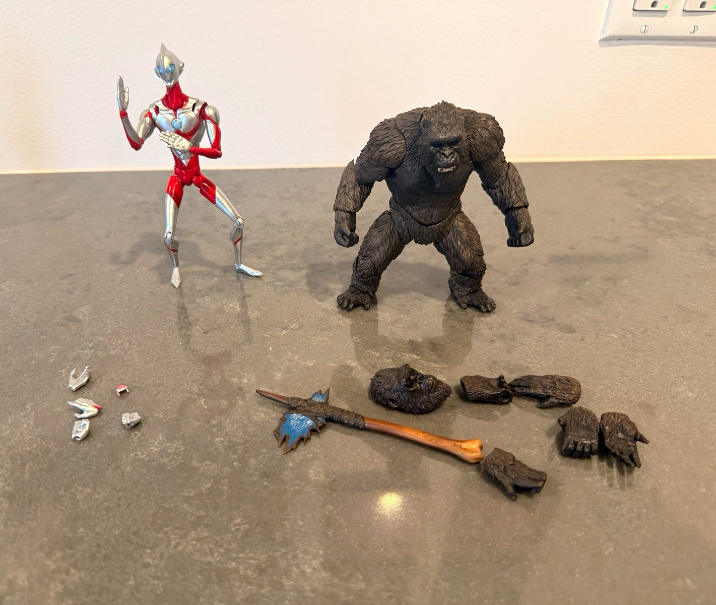 Bandai Ultraman e King Kong Gorilla Figure Set Plastica con Testa Alt Hands