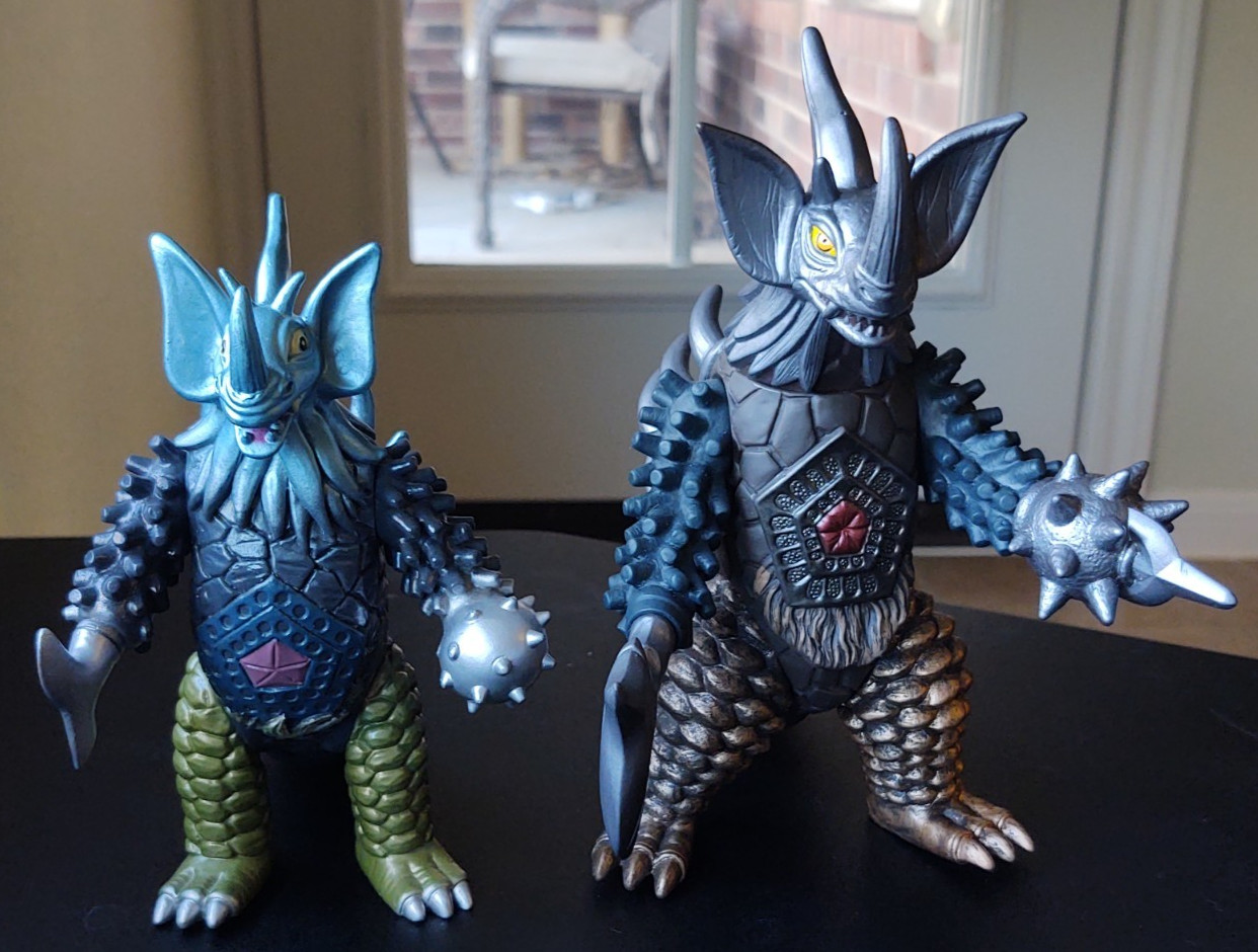 Bandai kaiju Ultra Monster Series DX Tyrant + standard Tyrant US STOCK