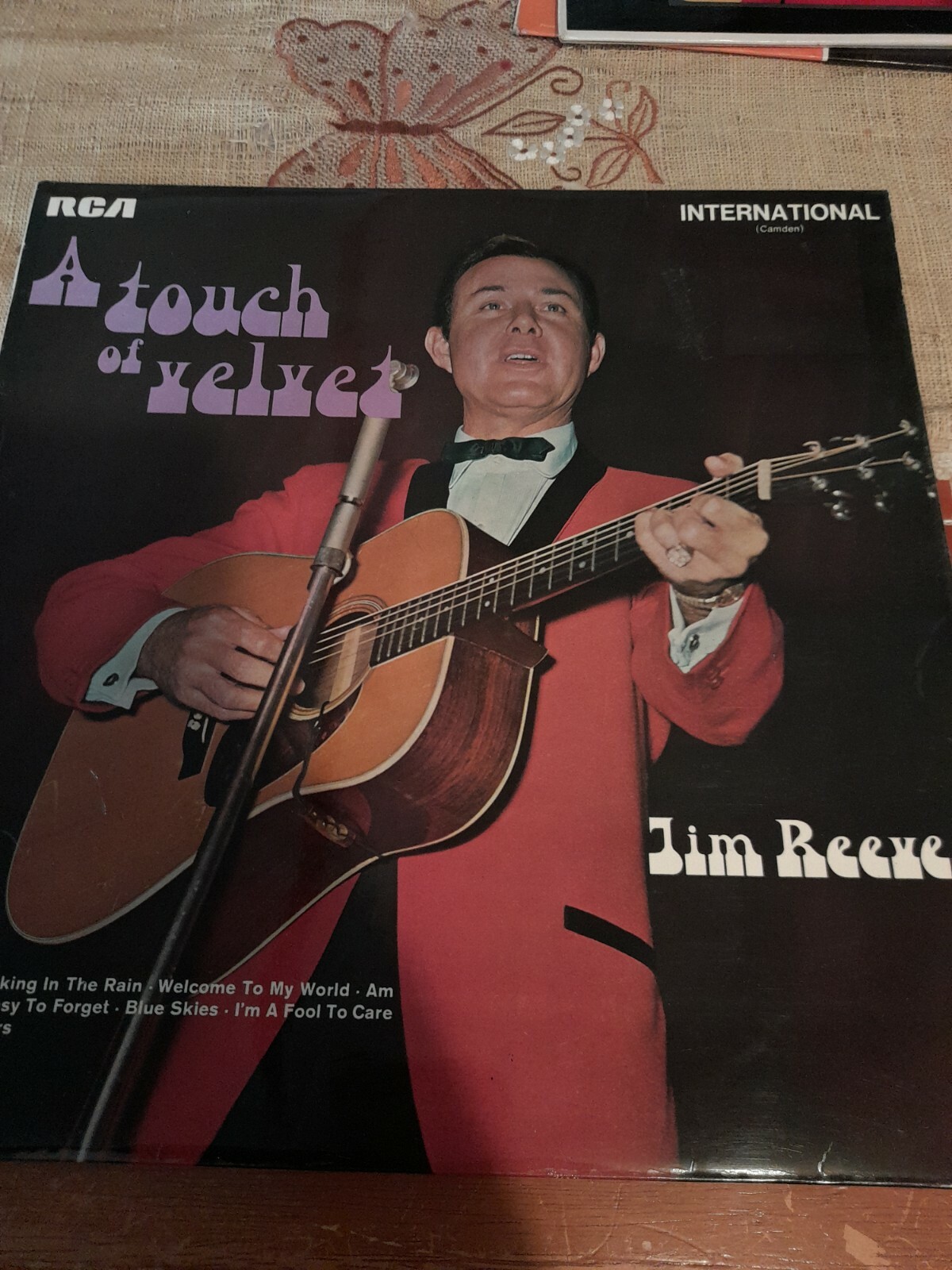 Jim Reeves - A Touch Of Velvet - Vinyl Record LP Album - INTS 1089