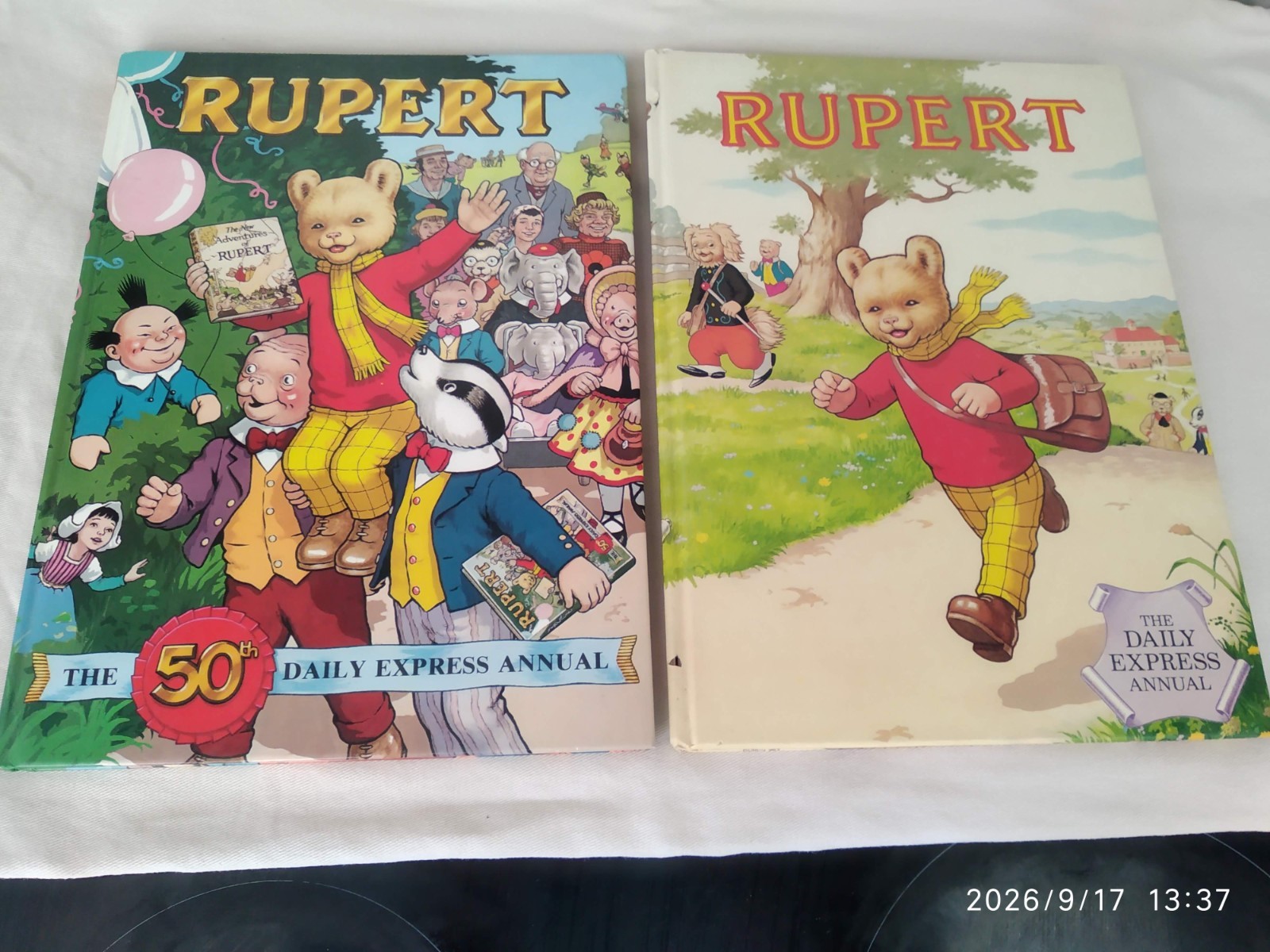 2 albums de Rupert le petit ours anglais Daily Express annual  1984 et 1985