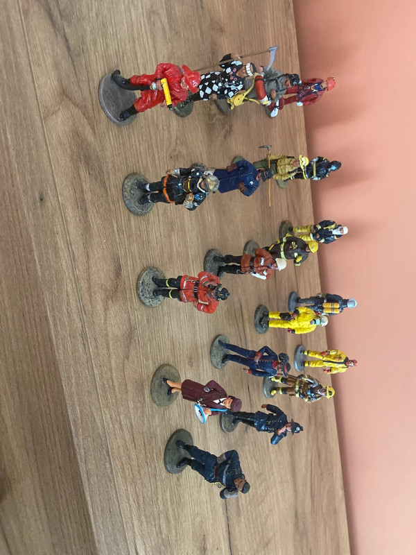 Figurines Pompiers du monde - Delprado
