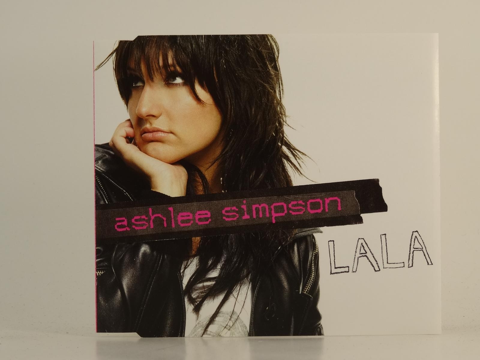 ASHLEE SIMPSON LA LA (H1) 2 Track CD Single plus Picture Sleeve GEFFEN