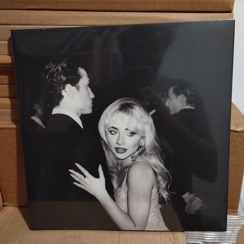 Sabrina carpenter - man's Best friend black and White Split vinyl