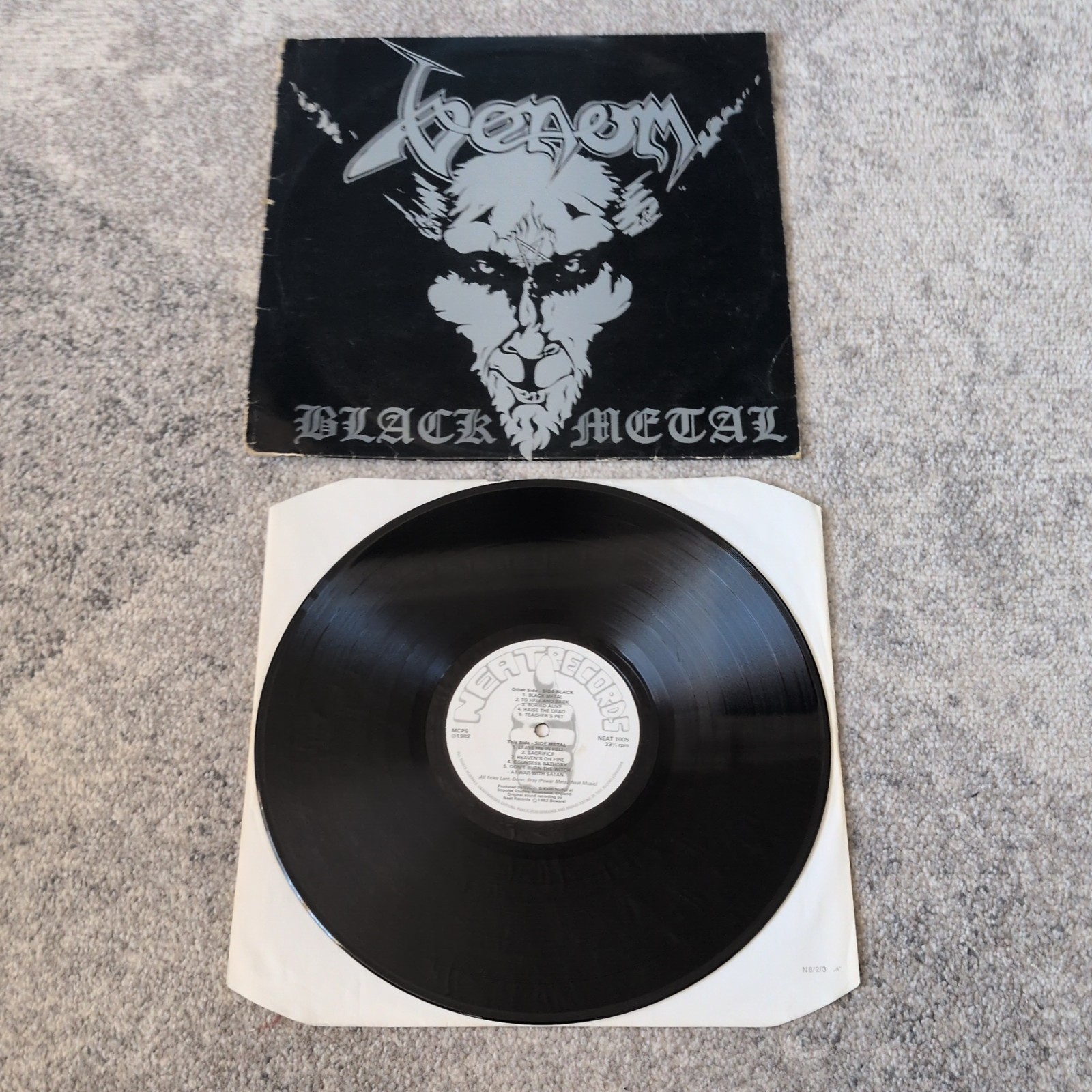 VENOM - Black Metal - UK 1982 Silver Label Pressing - 1st Wave Black Metal