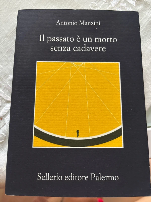 Vendo libro “il passato è un morto senza cadavere” di Antonio Manzini